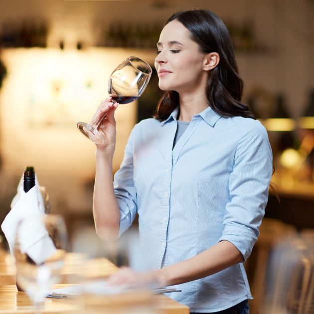 Esame gustativo del vino Enoteca Innusa Palermo