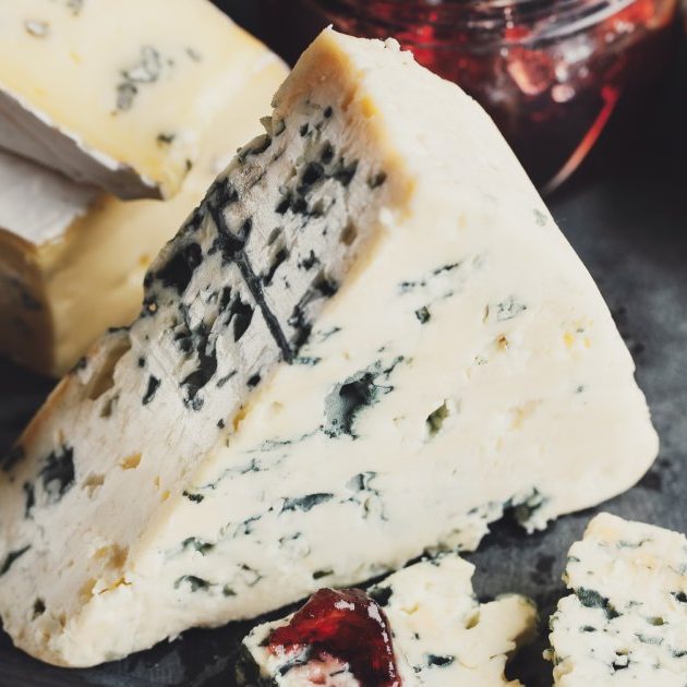 vino e formaggi enoteca innusa